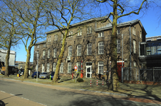 900879 Gezicht op het voormalige Huis van Bewaring annex Pieter Baan Centrum (Gansstraat 164) te Utrecht.